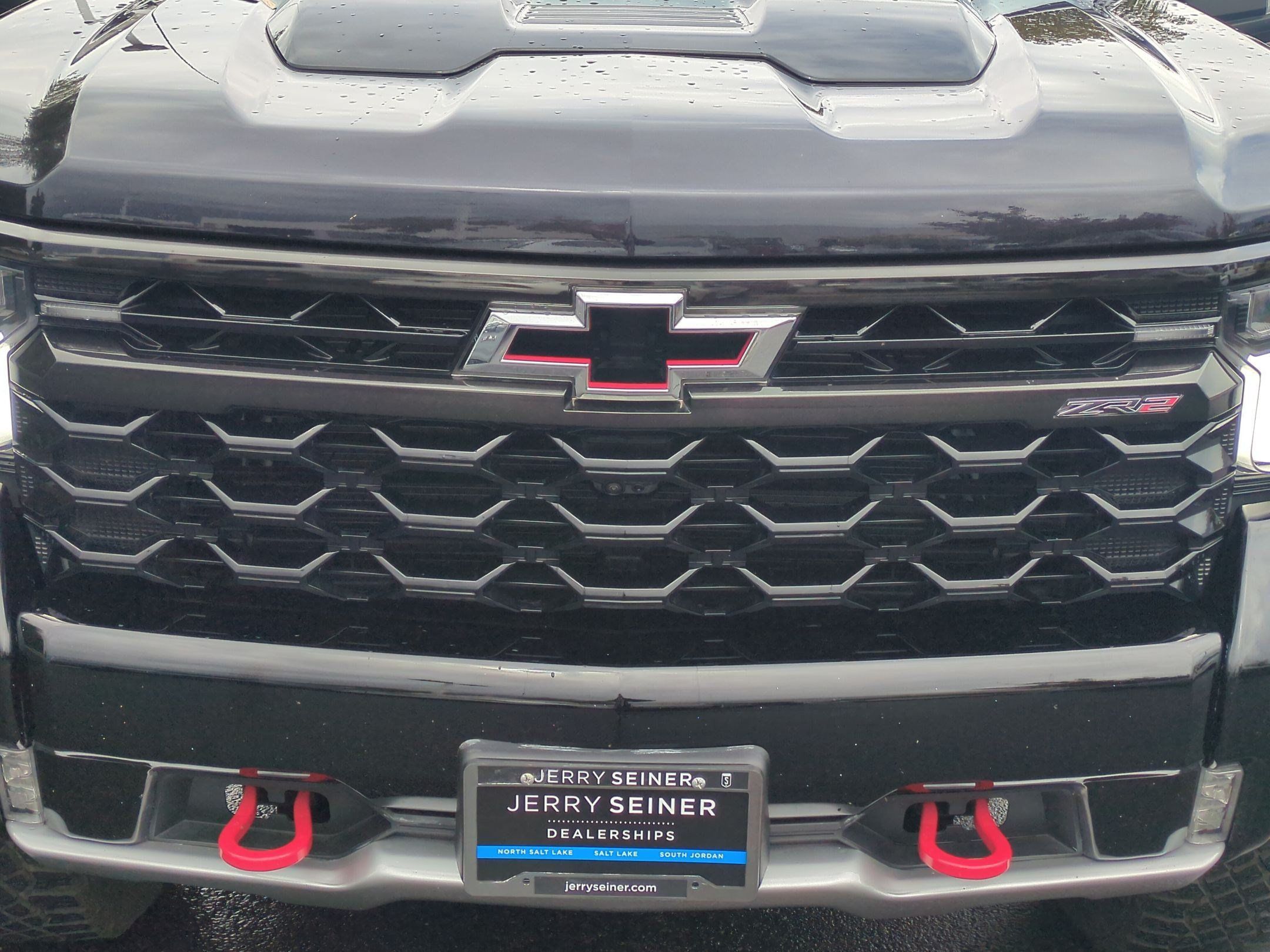 Used 2022 Chevrolet Silverado 1500 ZR2 w/ Technology Package AWD/4WD image 9