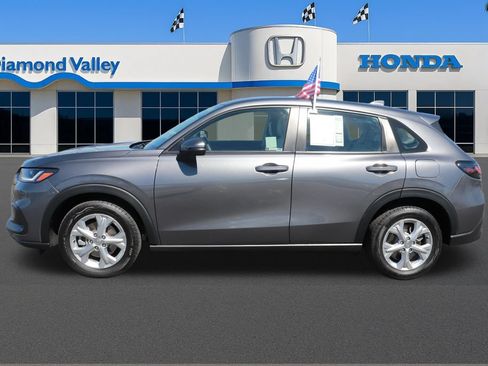 Used 2023 Honda HR-V LX image 9