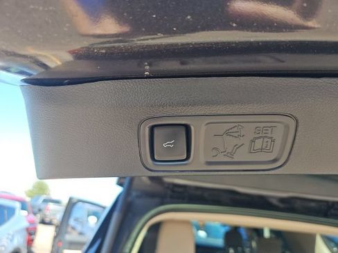 Used 2023 Ford Expedition Limited AWD/4WD image 17