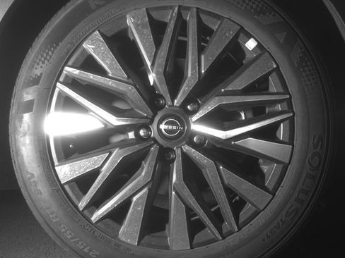 Used 2025 Nissan Altima 2.5 SV image 13