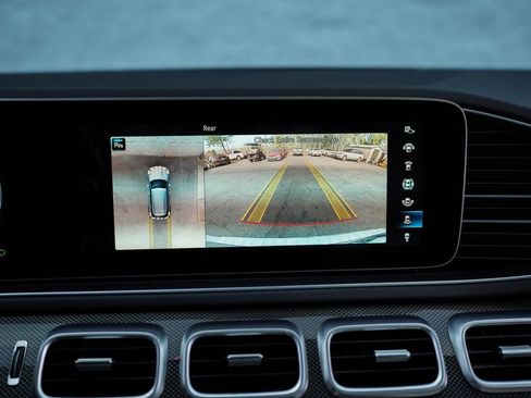 Used 2023 Mercedes-Benz GLE 450 4MATIC w/ AMG Line Exterior image 31