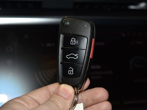 Certified 2025 Audi Q3 2.0T Premium w/ Convenience Package image 18