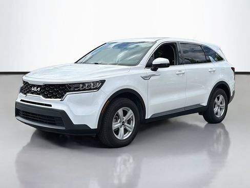 Used 2022 Kia Sorento LX FWD image 2