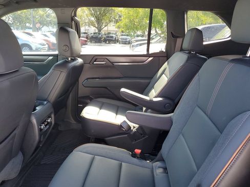 Used 2025 GMC Acadia AT4 AWD/4WD image 10