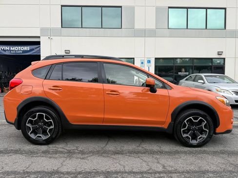 Used 2014 Subaru Crosstrek 2.0i Premium w/ Moonroof Package AWD/4WD image 3