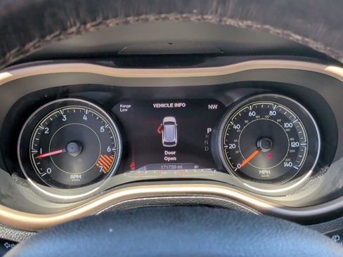 Used 2015 Jeep Cherokee Limited FWD image 17