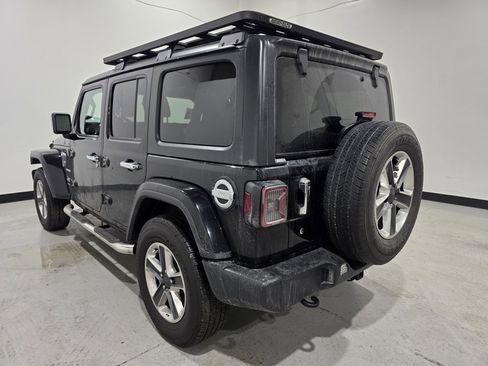 Used 2020 Jeep Wrangler Unlimited Sahara image 2