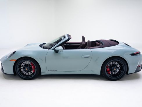 Used 2025 Porsche 911 Carrera 4 GTS image 9