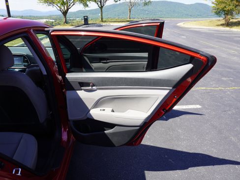 Used 2020 Hyundai Elantra Value Edition image 21