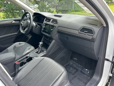 Used 2023 Volkswagen Tiguan SE FWD image 44
