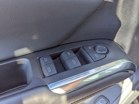 Certified 2025 Chevrolet Traverse LT image 28