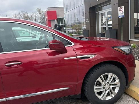 Used 2019 Buick Enclave Essence image 15