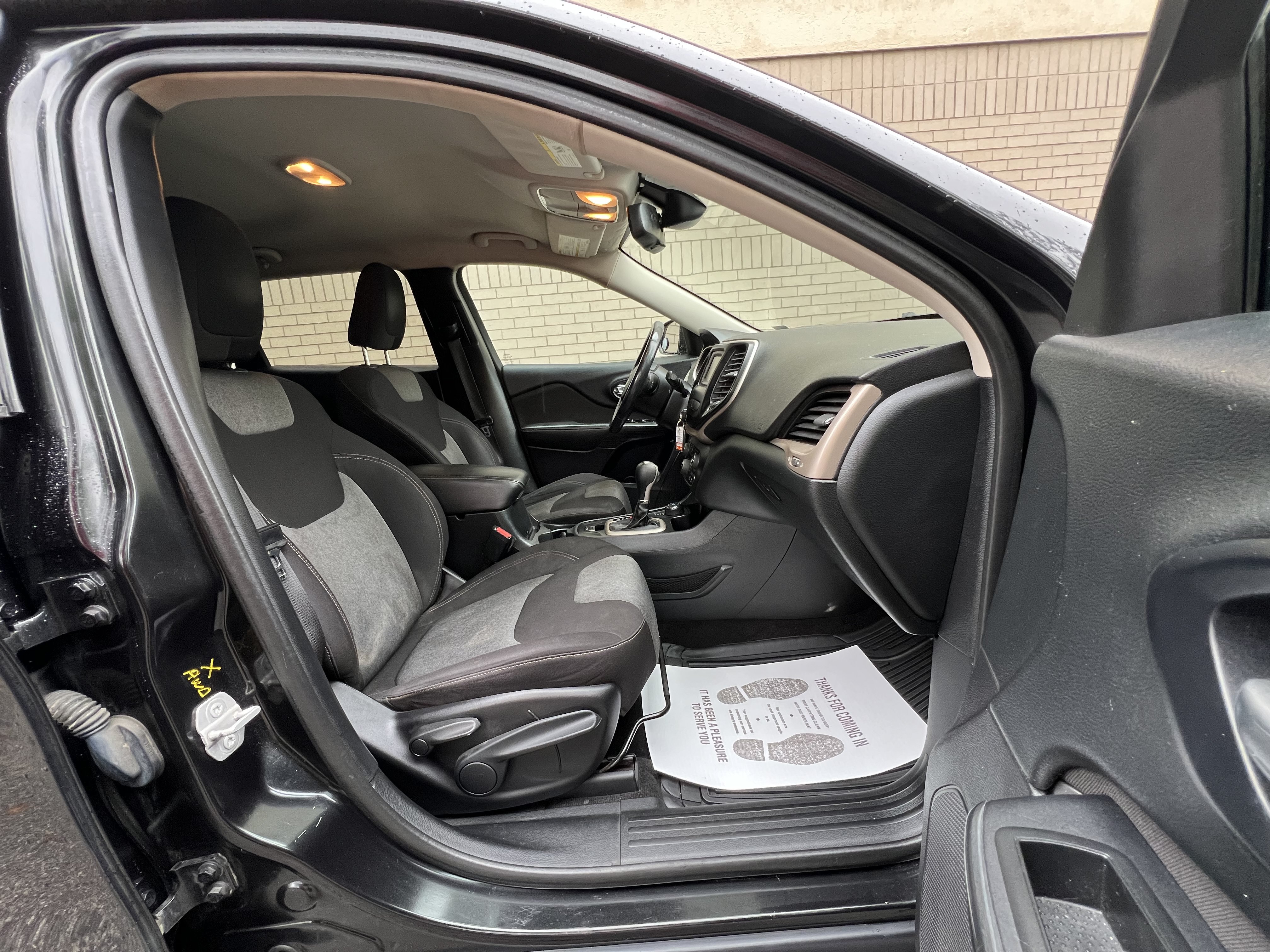 Used 2016 Jeep Cherokee Sport w/ Cold Weather Group AWD/4WD image 13