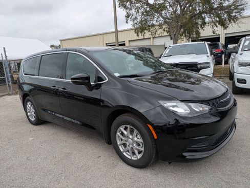 New 2026 Chrysler Voyager LX image 2