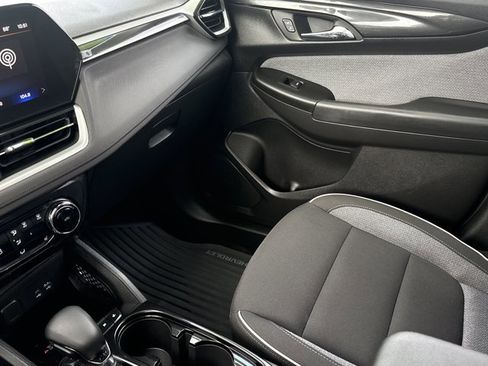 Used 2024 Chevrolet TrailBlazer LT w/ Convenience Package image 24