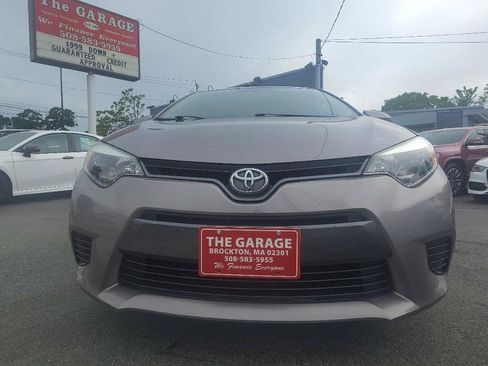 Used 2015 Toyota Corolla LE FWD image 2