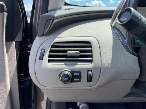 Used 2015 Chevrolet Volt FWD image 34