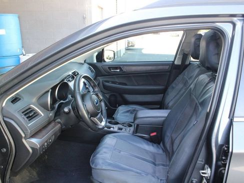 Used 2018 Subaru Outback 2.5i Limited AWD/4WD image 9