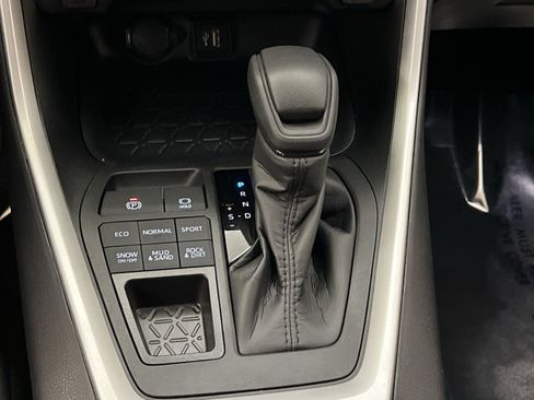 Used 2024 Toyota RAV4 LE AWD/4WD image 21