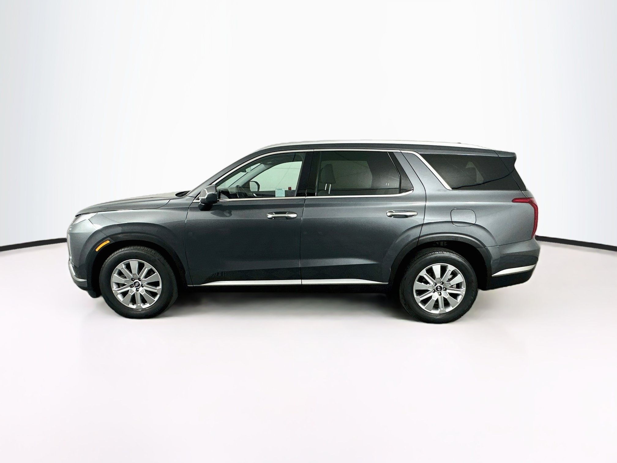 Used 2025 Hyundai Palisade SEL FWD image 4