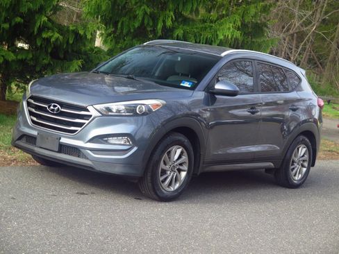 Used 2016 Hyundai Tucson SE w/ Option Group 02 image 21