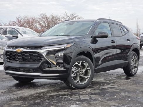 New 2026 Chevrolet Trax LT w/ Driver Confidence Package image 2