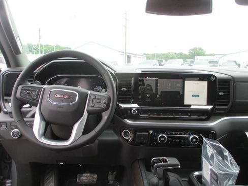 New 2026 GMC Sierra 1500 SLT w/ SLT Premium Plus Package AWD/4WD image 17