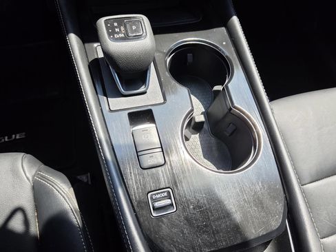 Used 2023 Nissan Rogue SL FWD image 32