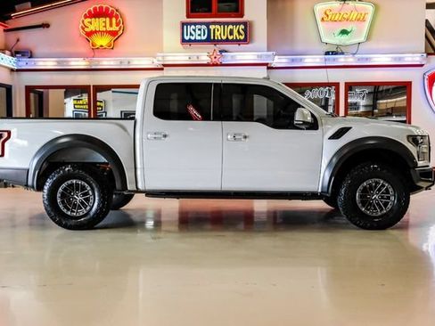Used 2019 Ford F150 Raptor w/ Equipment Group 802A Luxury AWD/4WD image 9
