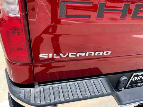 Used 2022 Chevrolet Silverado 1500 LT AWD/4WD image 30