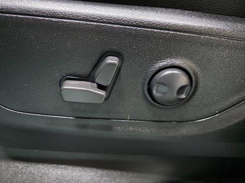 Used 2022 RAM 1500 Big Horn AWD/4WD image 18