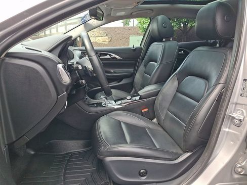 Used 2018 INFINITI QX30 AWD image 14
