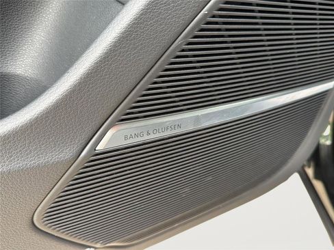 Used 2022 Audi Q8 Premium Plus w/ Premium Plus Package image 10