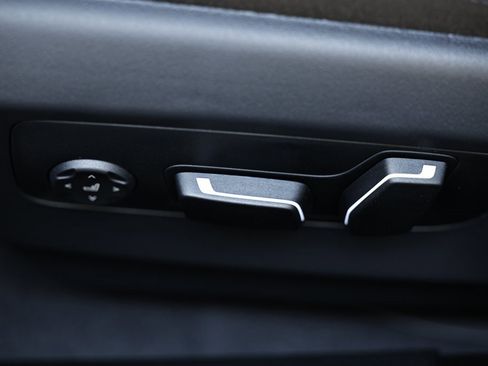 Used 2026 BMW 530i w/ Premium Package image 25