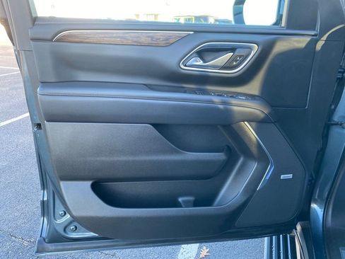 Used 2021 Chevrolet Tahoe Premier w/ Premium Package image 19