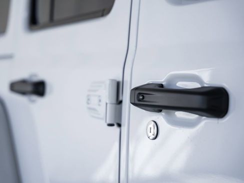 New 2025 Jeep Wrangler Unlimited Rubicon 4xe image 15