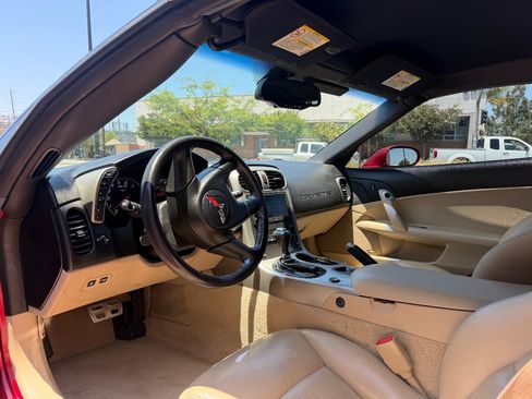 Used 2005 Chevrolet Corvette Coupe w/ Preferred Equipment Group RWD image 12