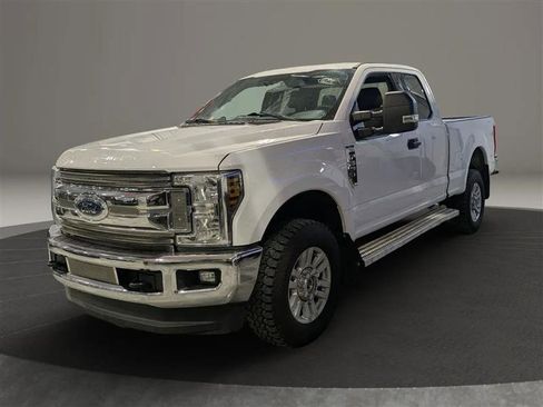 Used 2018 Ford F350 XLT w/ XLT Value Package image 1