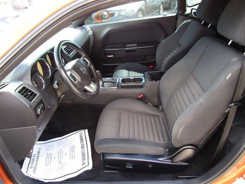 Used 2011 Dodge Challenger RWD image 12