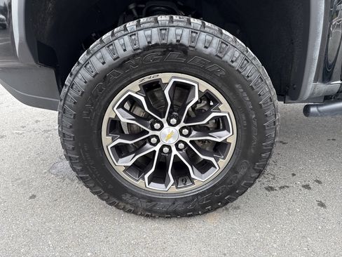 Used 2021 Chevrolet Colorado ZR2 image 11