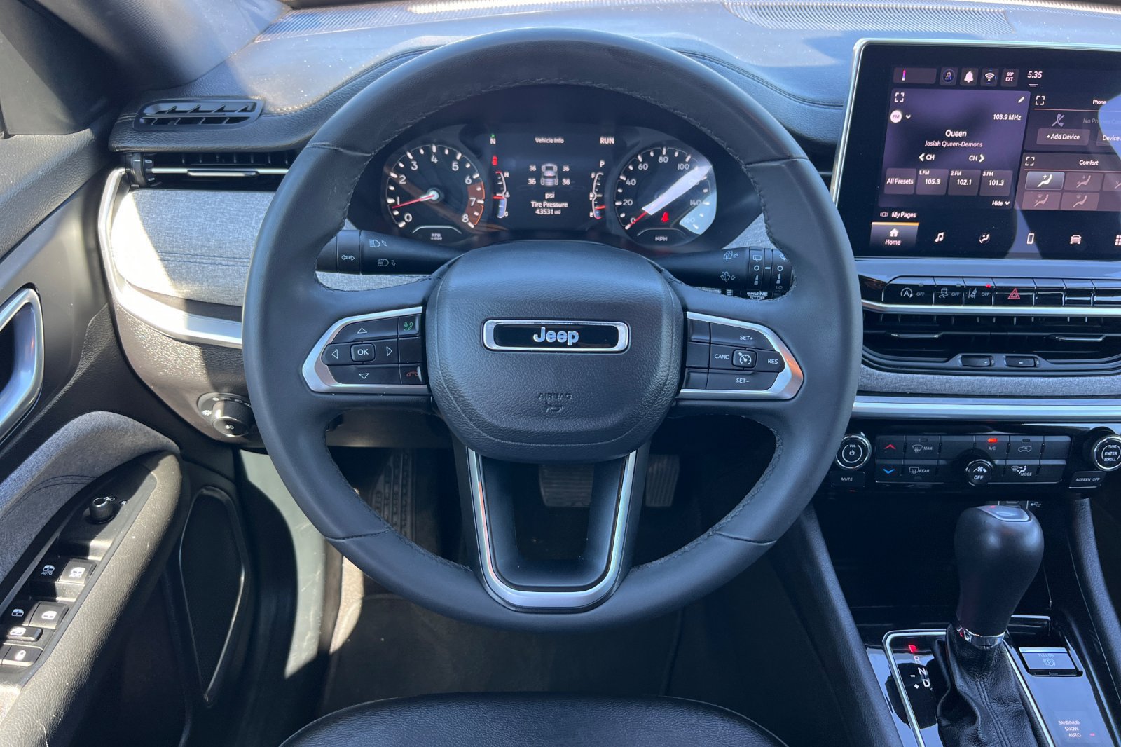 Used 2024 Jeep Compass Latitude AWD/4WD image 16