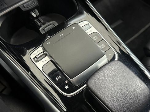 Used 2020 Mercedes-Benz GLB 250 image 22