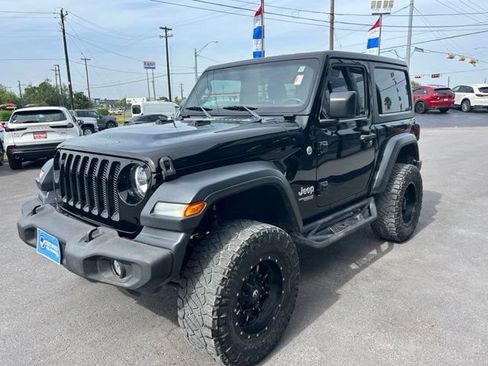 Used 2020 Jeep Wrangler Sport AWD/4WD image 3