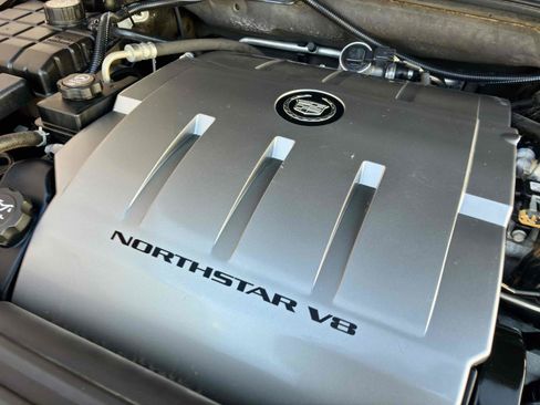 Used 2011 Cadillac DTS Luxury FWD image 48