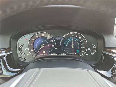 Used 2019 BMW 530e w/ Convenience Package RWD image 11
