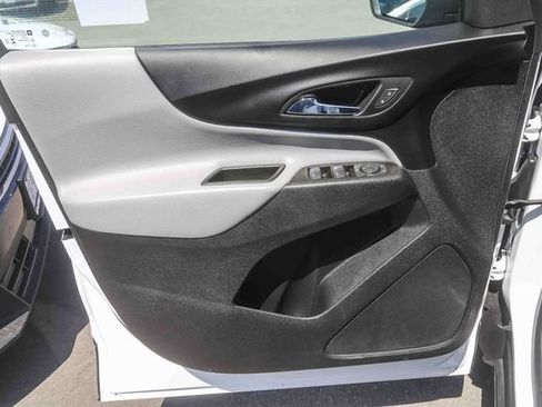 Used 2023 Chevrolet Equinox LS FWD image 21