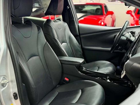 Used 2017 Toyota Prius Prime Premium FWD image 12