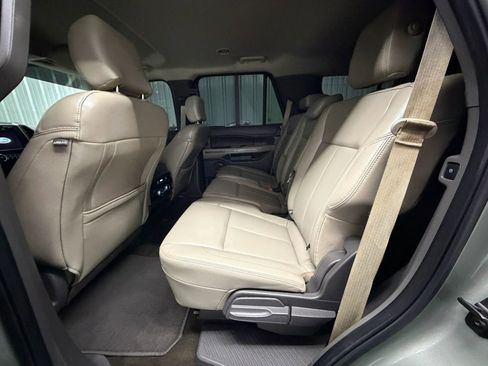 Used 2019 Ford Expedition XLT w/ Equipment Group 202A RWD image 10