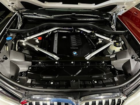 Used 2021 BMW X7 xDrive40i w/ Premium Package AWD/4WD image 48