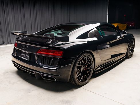 Used 2017 Audi R8 V10 w/ 20" Wheel Package image 29